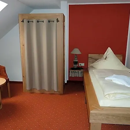 Goldener Stern 4*