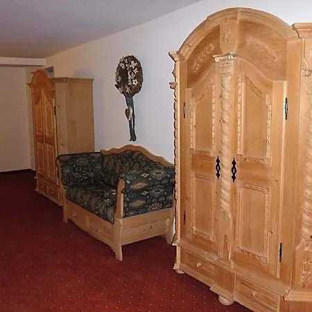 Goldener Stern מלון 4*